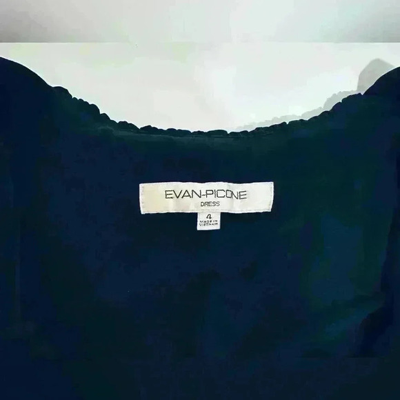 Evan-Picone Simple Little Black Dress, Scoop Neck, Sleeveless, Women’s Size 4 - Picture 3 of 8